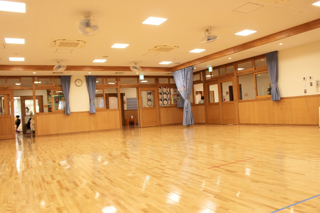 上青木西保育所ホール