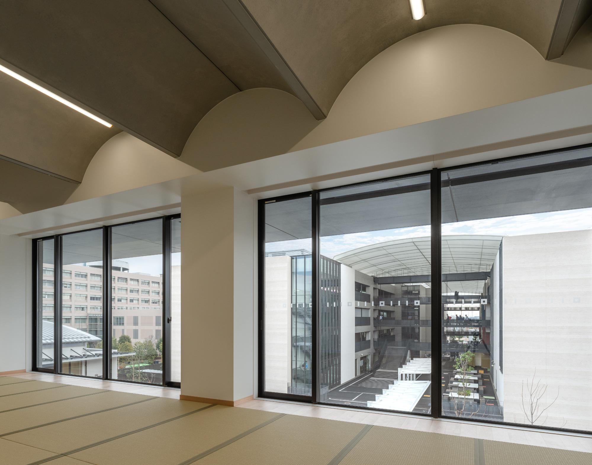川口市立高等学校・川口市立高等学校附属中学校 アリーナ棟 アリーナS棟4階宿泊研修室の写真