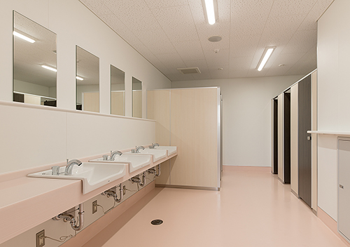 芝南公民館の女子トイレの写真