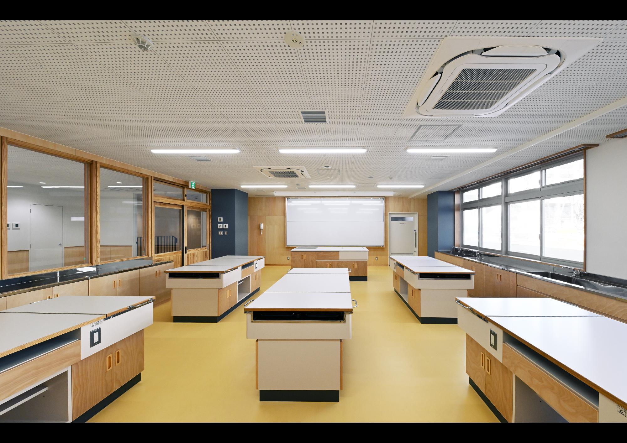 川口市立芝西中学校陽春分校 家庭科室