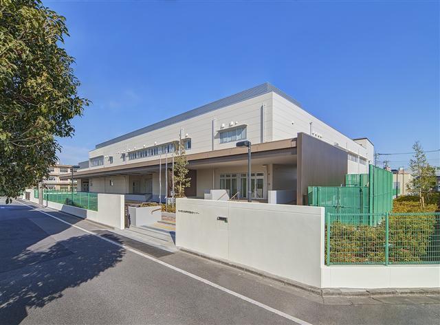 元郷学校給食センター正面外観写真
