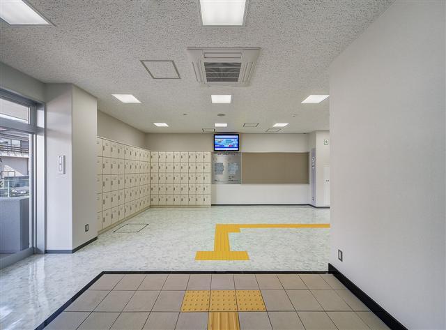 元郷学校給食センター玄関ホール写真