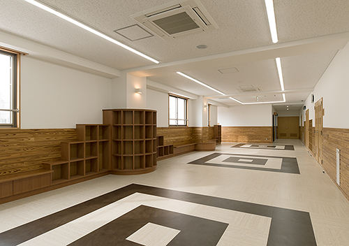 芝南公民館の廊下の写真