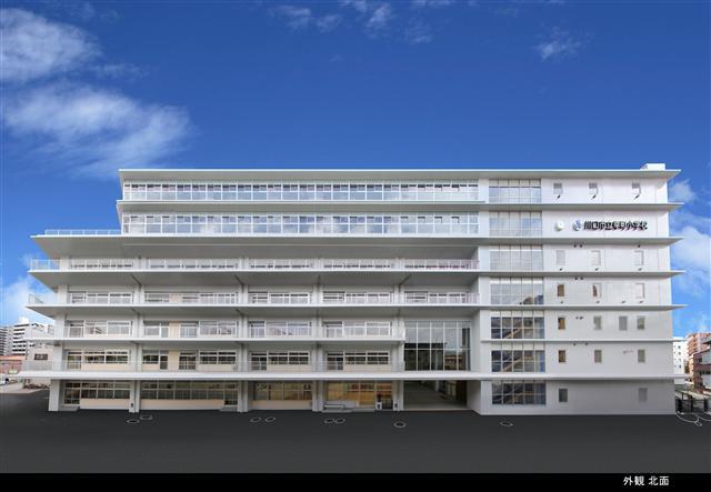 晴天下の幸町小学校の正面外観の写真