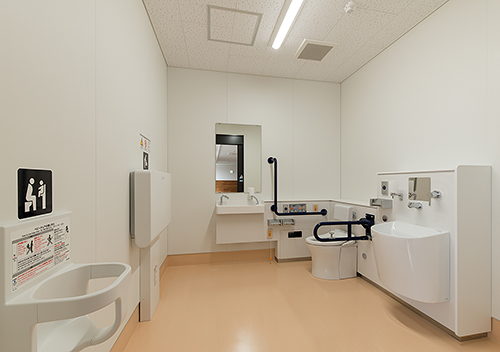 芝南公民館の多目的トイレの写真
