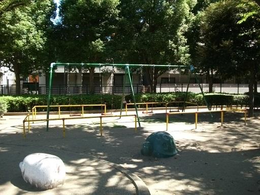 中青木公園の遊具の写真