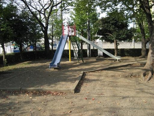戸塚東公園の遊具