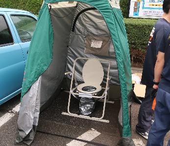 マンホールトイレ