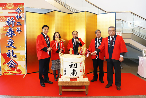 新春交礼会 上