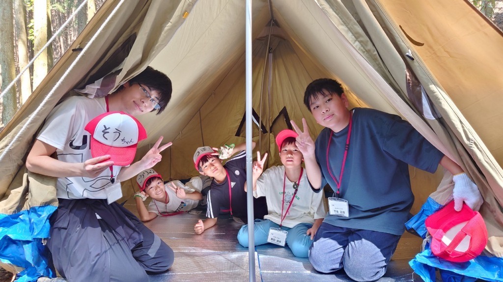 テントの中は、おうちみたい!