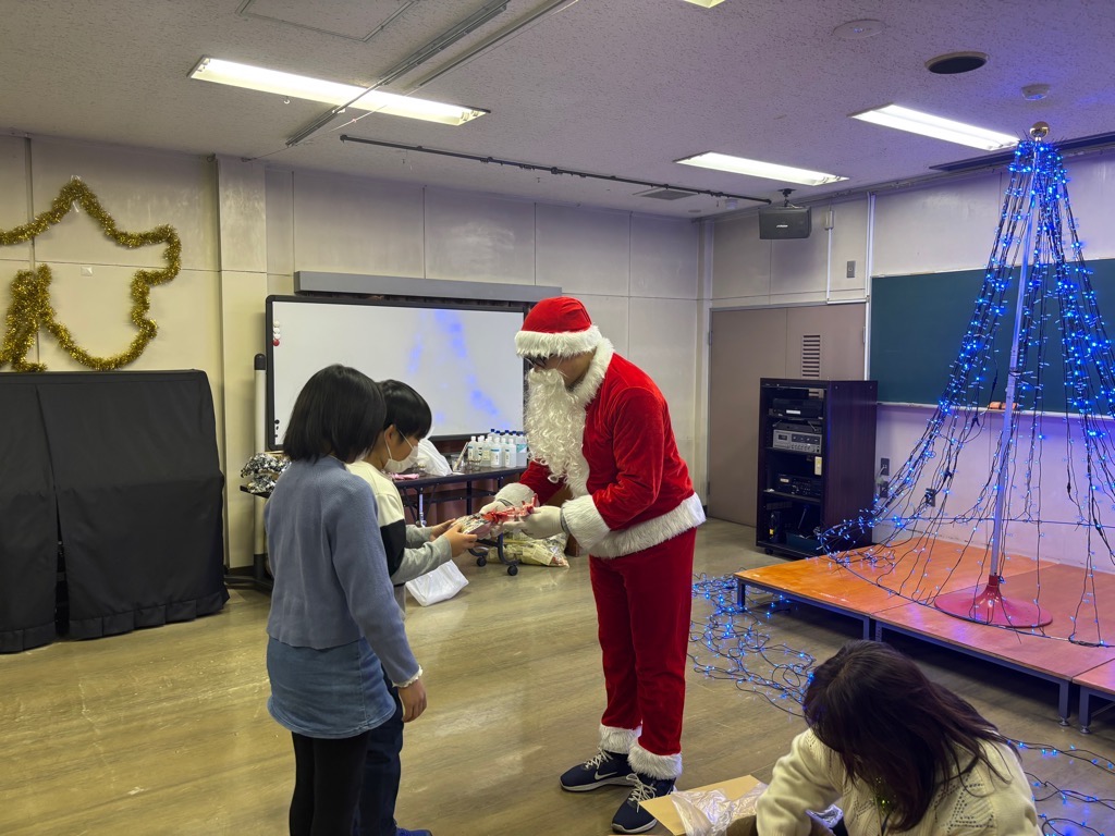 川口市青少年相談員協議会 クリスマス会の様子