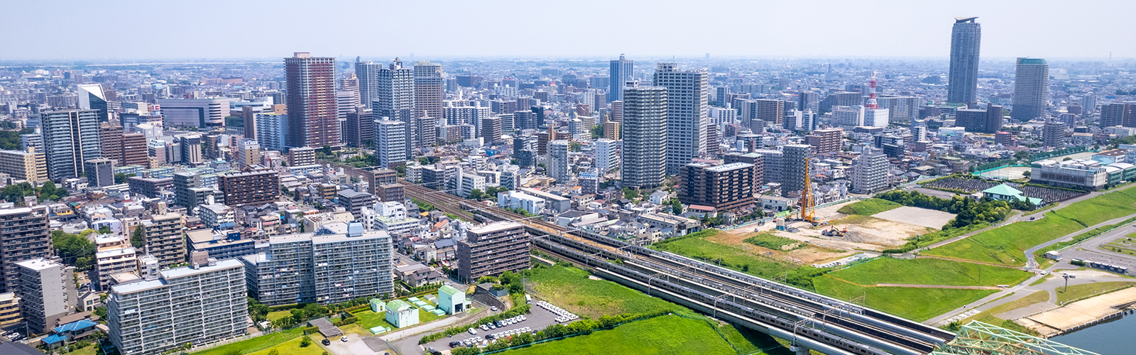 川口駅付近荒川上空から撮影した川口市の街並み