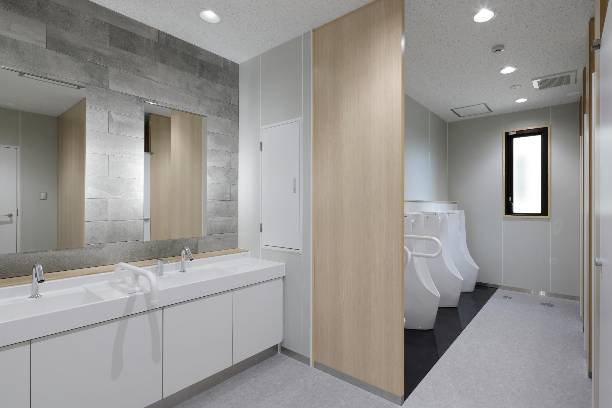 鳩ヶ谷公民館 2階男子トイレの写真
