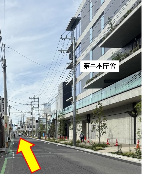 立体駐車場入口