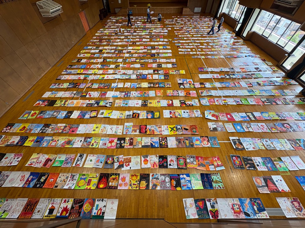 作品を並べた様子