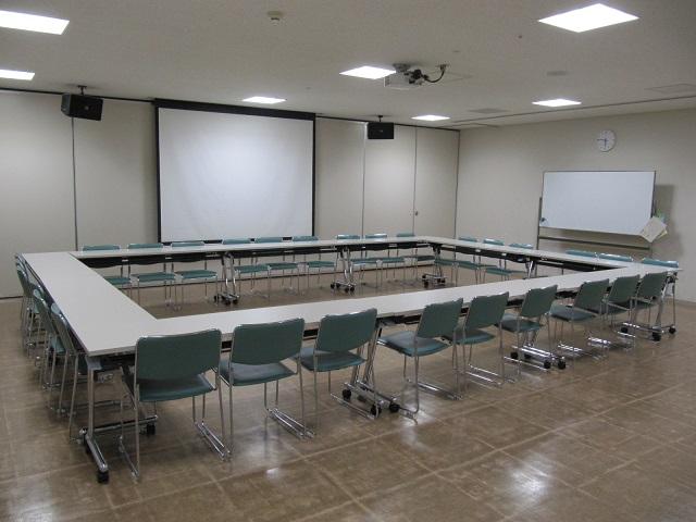 かわぐち市民パートナーステーション会議室（30人用）の写真