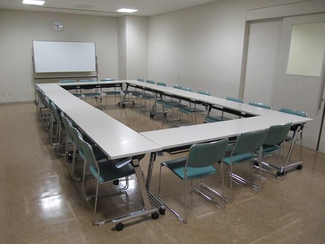かわぐち市民パートナーステーション会議室3（24人用）の写真