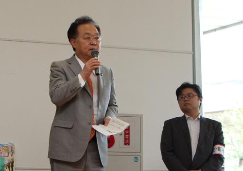 川口介護フェスティバル2015でスピーチする市長の写真