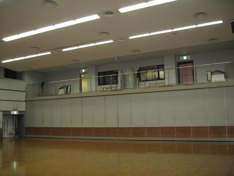 ホール後部（椅子なし）