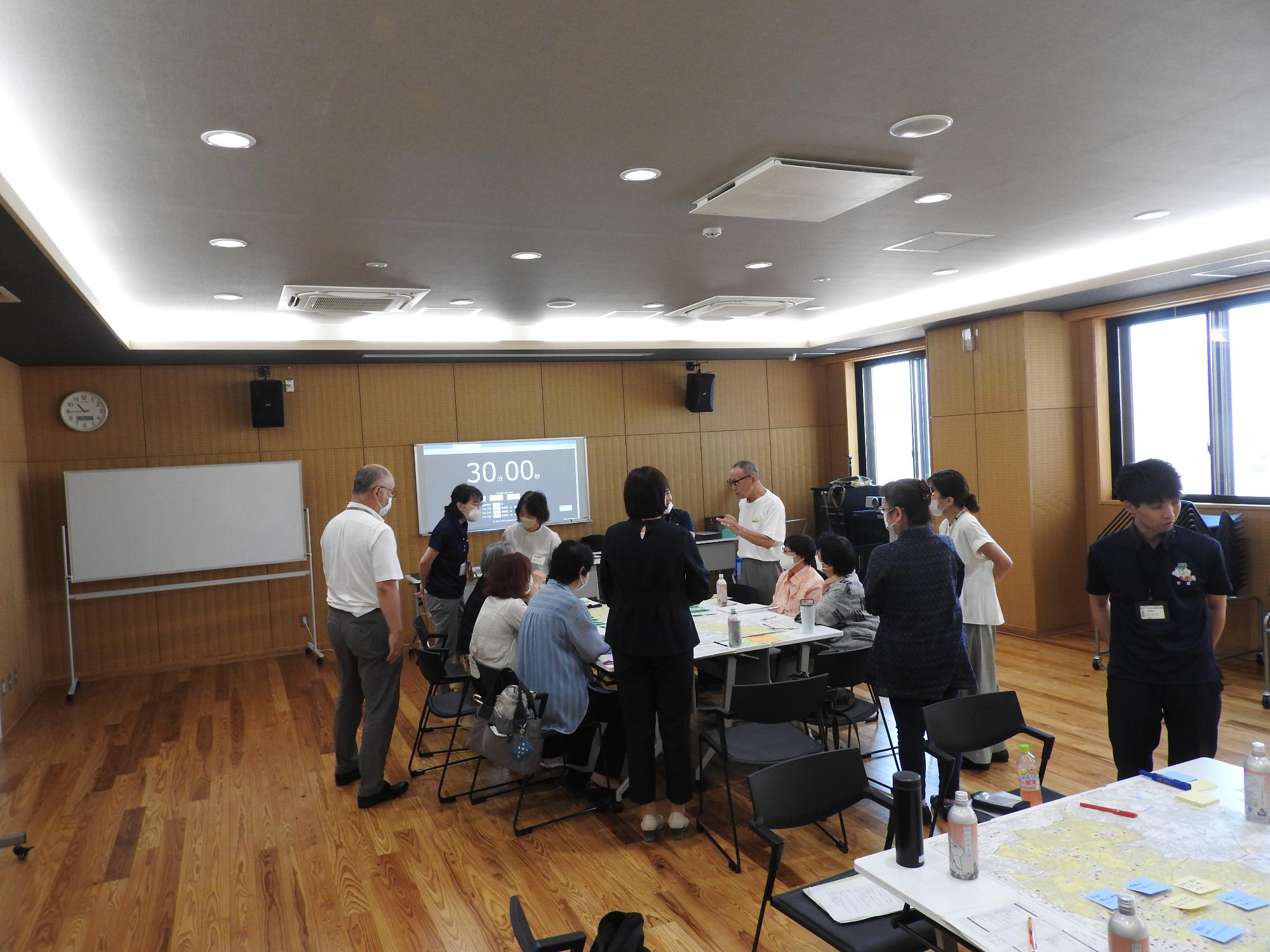 鳩ケ谷東部包括休憩中の様子
